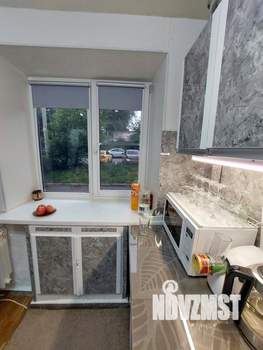 2-к квартира, вторичка, 42м2, 1/4 этаж