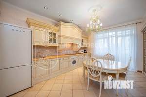 3-к квартира, вторичка, 141м2, 2/7 этаж