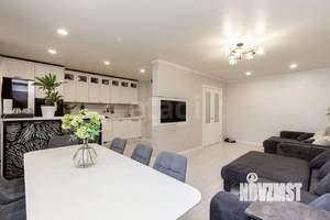 2-к квартира, вторичка, 100м2, 4/10 этаж