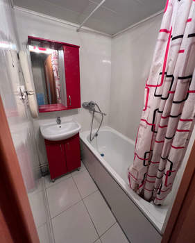 2-к квартира, вторичка, 42м2, 1/9 этаж
