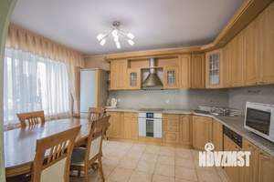 3-к квартира, вторичка, 115м2, 1/12 этаж