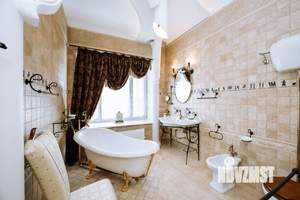 4-к квартира, вторичка, 320м2, 3/5 этаж