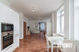 2-к квартира, вторичка, 118м2, 5/5 этаж