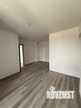 3-к квартира, вторичка, 63м2, 18/18 этаж
