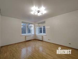 4-к квартира, вторичка, 140м2, 2/10 этаж