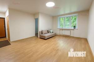 2-к квартира, вторичка, 43м2, 1/5 этаж