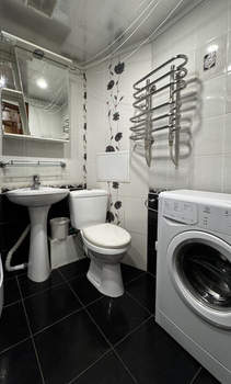 2-к квартира, вторичка, 43м2, 1/9 этаж