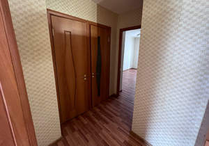 2-к квартира, вторичка, 42м2, 1/9 этаж