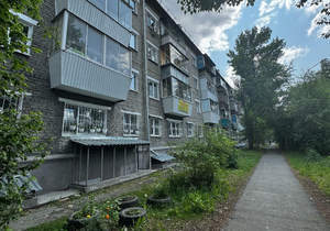2-к квартира, вторичка, 39м2, 1/4 этаж