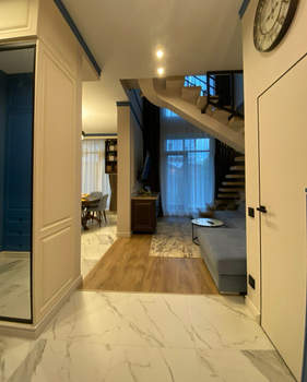 4-к квартира, вторичка, 124м2, 2/9 этаж