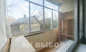 2-к квартира, вторичка, 42м2, 1/9 этаж