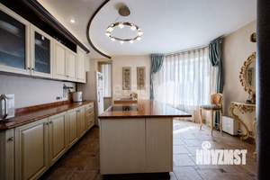 4-к квартира, вторичка, 320м2, 3/5 этаж