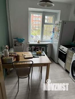 4-к квартира, вторичка, 62м2, 1/5 этаж