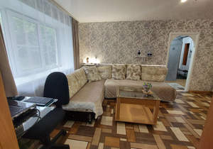 2-к квартира, вторичка, 42м2, 1/4 этаж